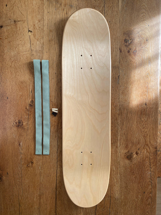 SKATEBOARD DECK SHELF - WALL DECORATION - YOC Grip™